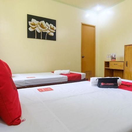 Reddoorz @ Poblacion 6 Coron Bagian luar foto
