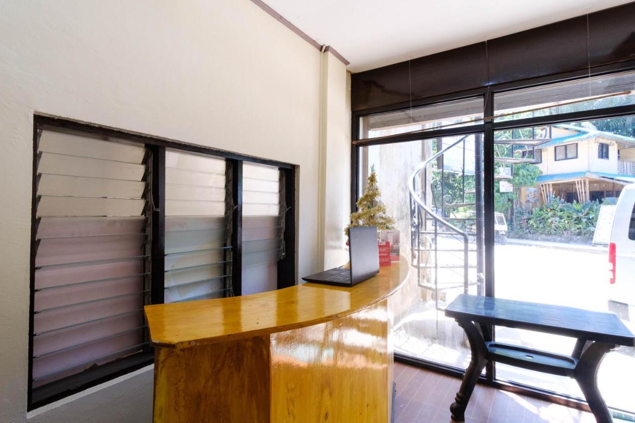 Reddoorz @ Poblacion 6 Coron Bagian luar foto