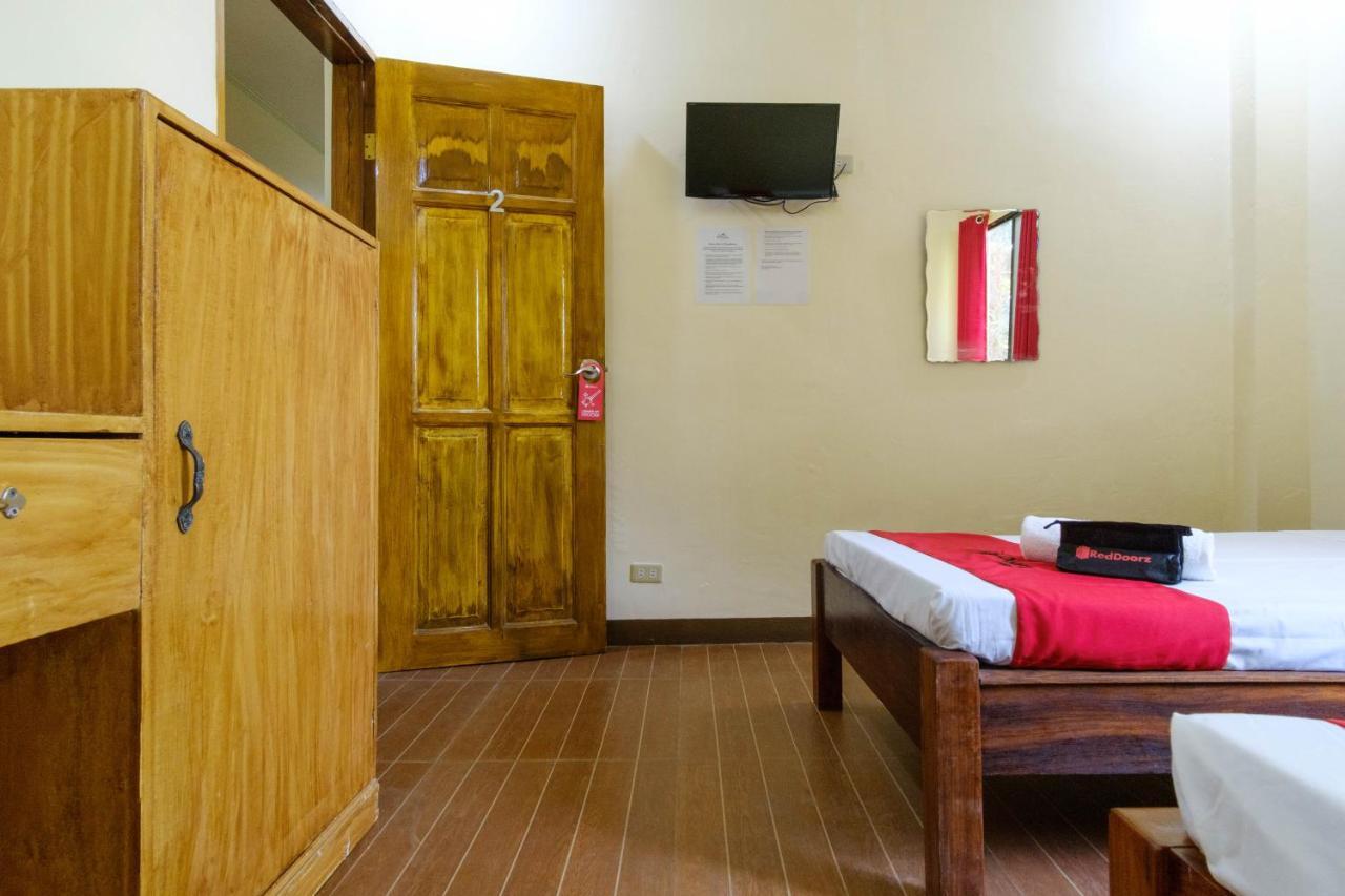 Reddoorz @ Poblacion 6 Coron Bagian luar foto