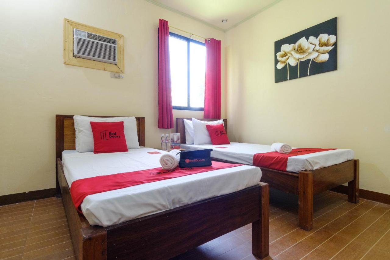 Reddoorz @ Poblacion 6 Coron Bagian luar foto