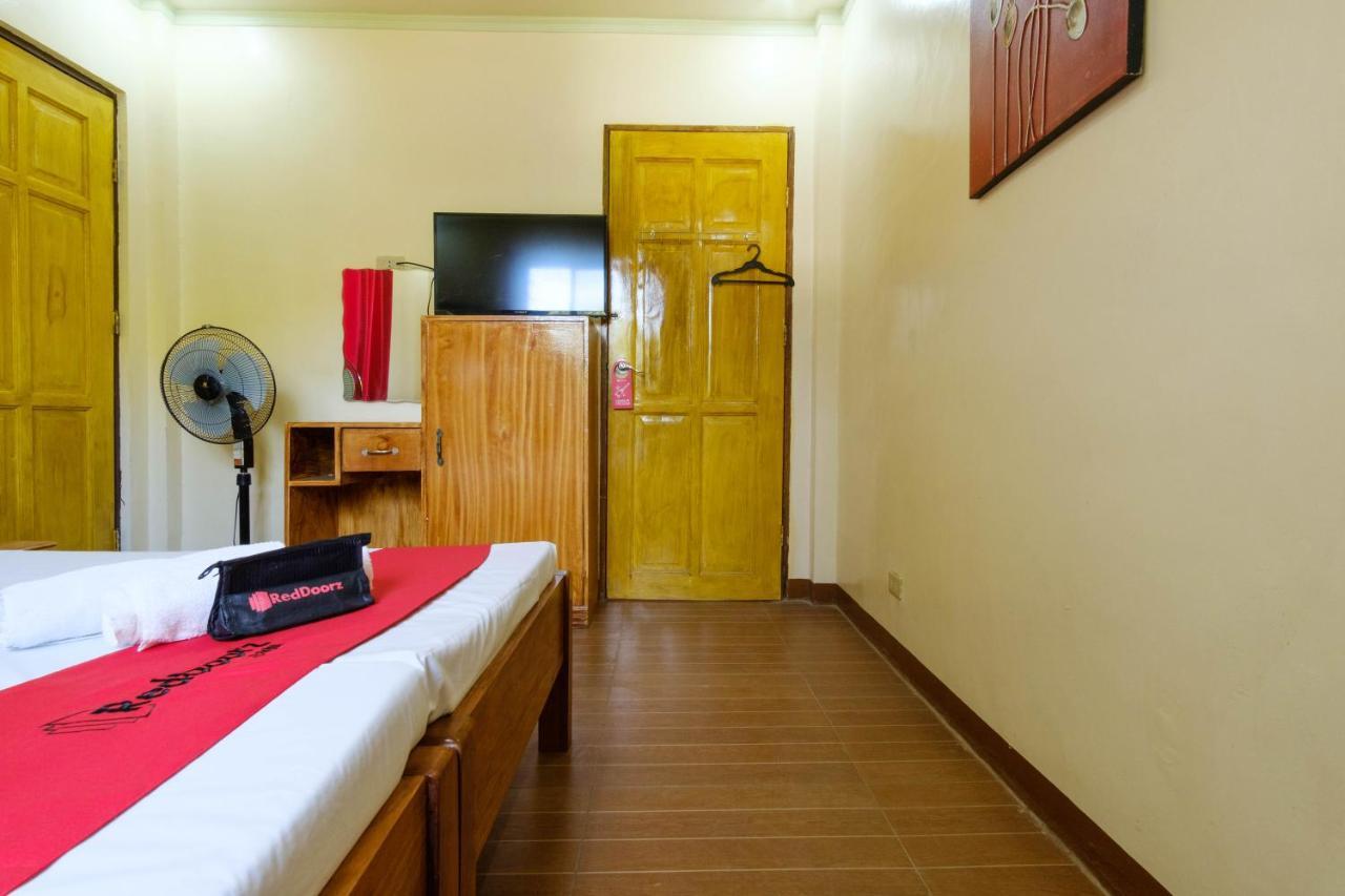 Reddoorz @ Poblacion 6 Coron Bagian luar foto